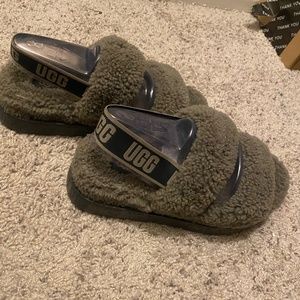 Olive Ugg Fluff Yea platform Sandels